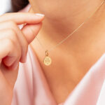 Collar Medalla Dios Ilumina Mi Vida - Imagen 2